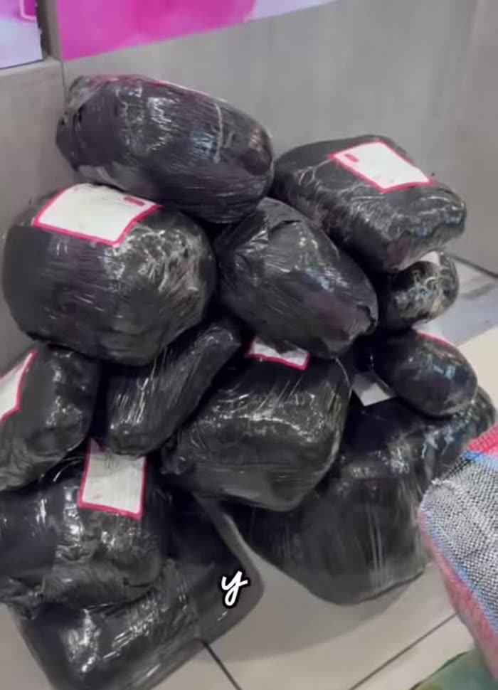 Paquetes de pedidos listos para despacho en Bodega Stilo&Moda